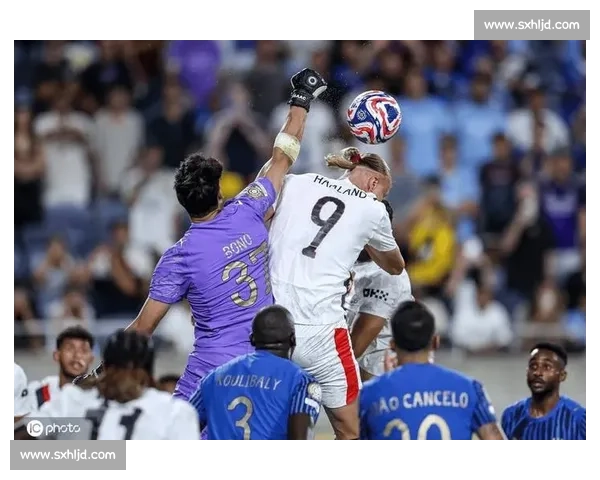 布努 10 扑救 + 76% 传球率封神！利雅得新月加时弑曼城创亚洲历史