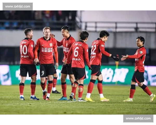 贝里奇报销打乱亚泰计划 奥莫伊留队 + 新援洛泰驰援保级 贝里奇报销打乱亚泰计划 奥莫伊留队 + 新援洛泰驰援保级