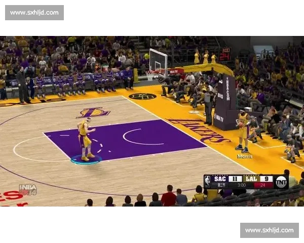 福克斯轻松写意空接暴扣，与球迷互动点燃现场激情